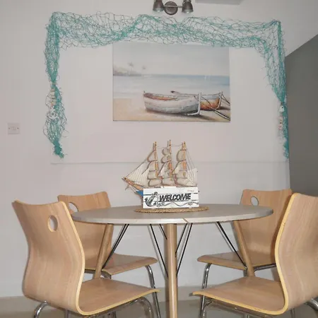 Holyday Ground Floor, Free Internet Apartment
