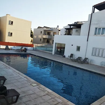 Holyday Ground Floor, Free Internet Apartment