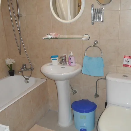 Holyday Ground Floor, Free Internet أيا نابا