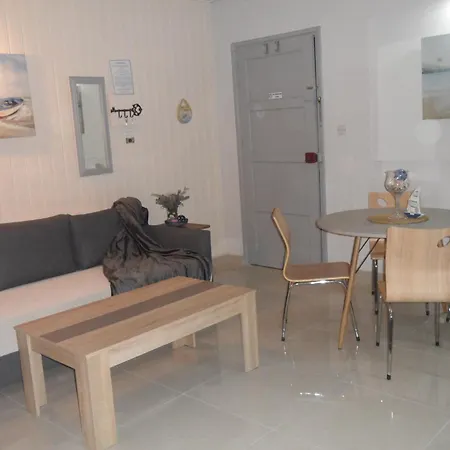 Holyday Ground Floor, Free Internet * Ajía Nápa